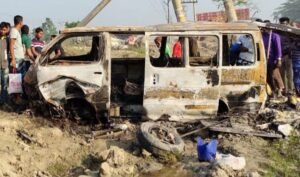 চারজনের প্রাণ গেল ত্রিশালে মাইক্রোবাসের সিলিন্ডার বিস্ফোরণে