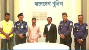 পুলিশ সদস্য ছোট ভাইকে হত্যা মাদকের টাকার জন্য বাবাকে লাঞ্ছিত করায় 