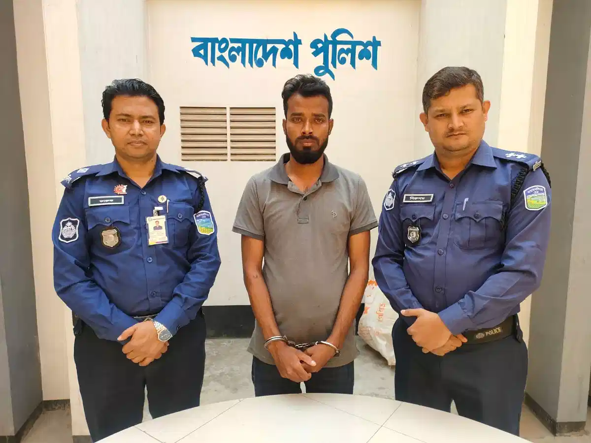 পুলিশ সদস্যের স্ত্রীর লাশ উদ্ধার ময়মনসিংহে ধানখেত থেকে স্বামী গ্রেপ্তার