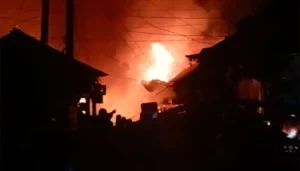 ভয়াবহ অগ্নিকাণ্ড নেত্রকোনা ও ময়মনসিংহের শ্যামগঞ্জ বাজারে
