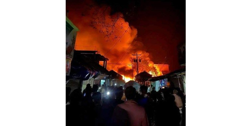 ভয়াবহ অগ্নিকাণ্ড নেত্রকোনা ও ময়মনসিংহের শ্যামগঞ্জ বাজারে